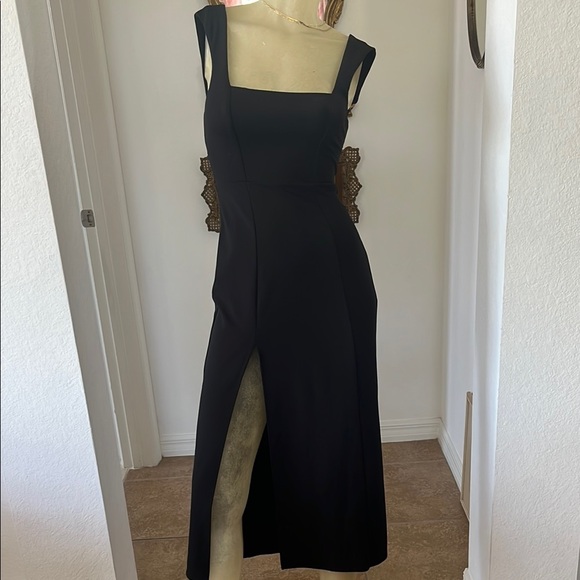 Show Me Your MuMu Dresses & Skirts - Show Me Your MuMu Elegant Black Sleeveless Dress